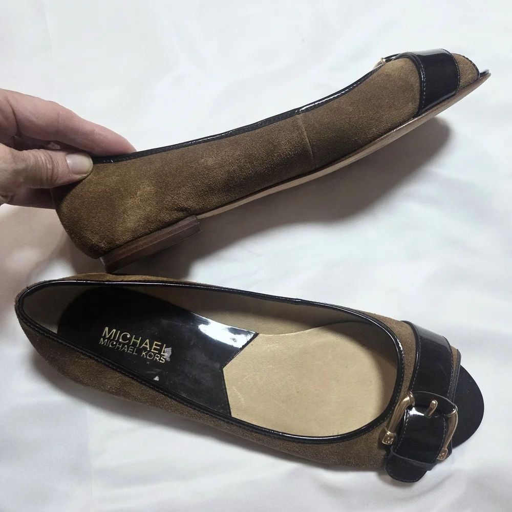 Michael Kors Suede Peep Toe Flats 9.5 Tan Buckle Patent Trim